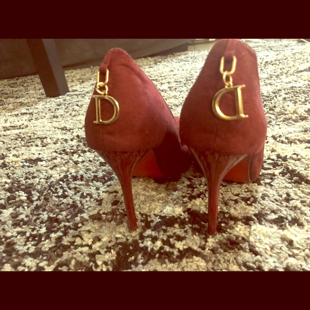 Red bottom heel shoes